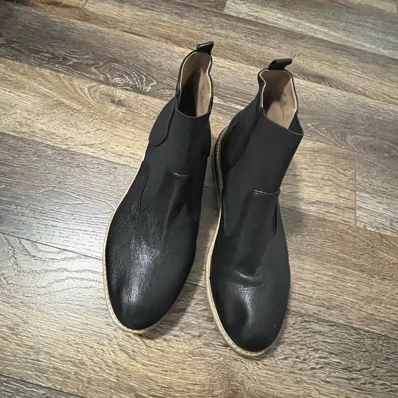 Kelly & Kate Ankle Boots - Picture 5 of 13